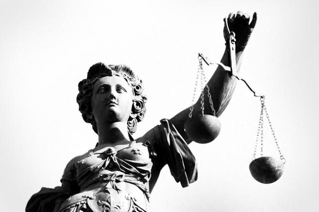 statue
